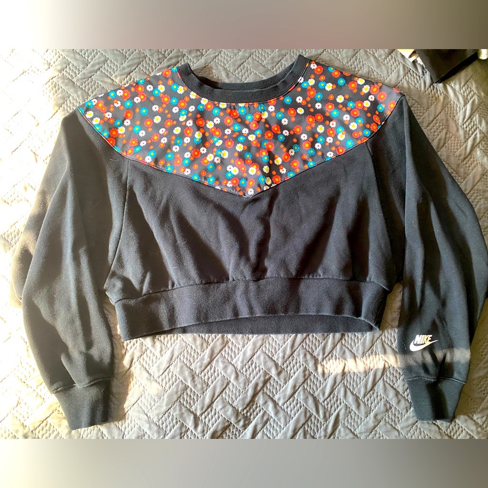 Nike Heritage Crew Fleece Floral Sweatshirt